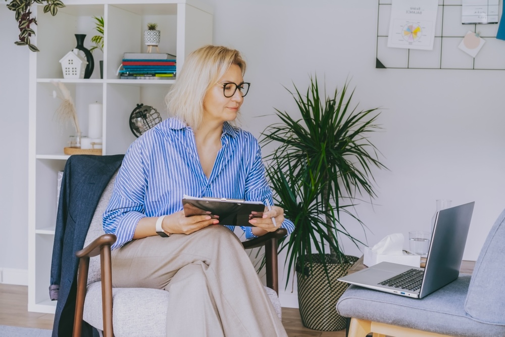 Virtual counselor explaining to a male client struggling with depression